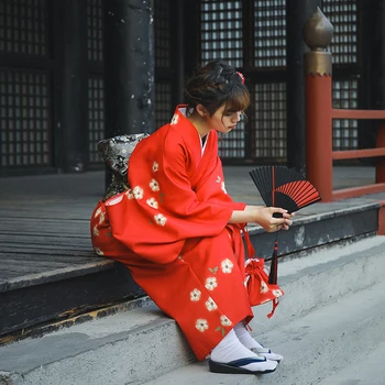 Japonijos Moterų Yukata Tradicinių Kimono Skraiste Fotografijos Suknelė Cosplay Kostiumų Raudonos Spalvos gėlių Spaudinių Derliaus Clothin