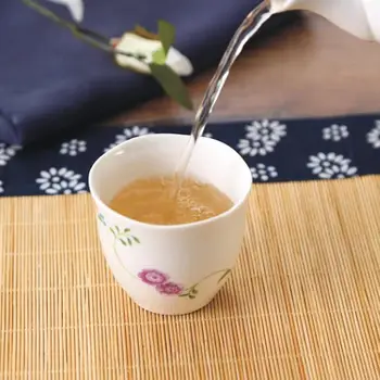 Japonų Klasikinės Baltos Keramikos Arbatos Rinkinys su Gėlių Modelio,Arbatinukas Ir 4 patys puodeliai