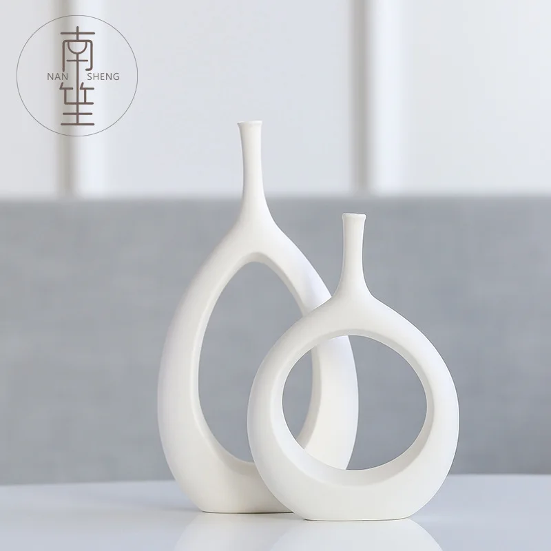 Baltos keramikos vaza šiuolaikinės paprastas valgomojo stalas kambarį ornamentu namų puošybai gėlių džiovintuvas vazos apdaila