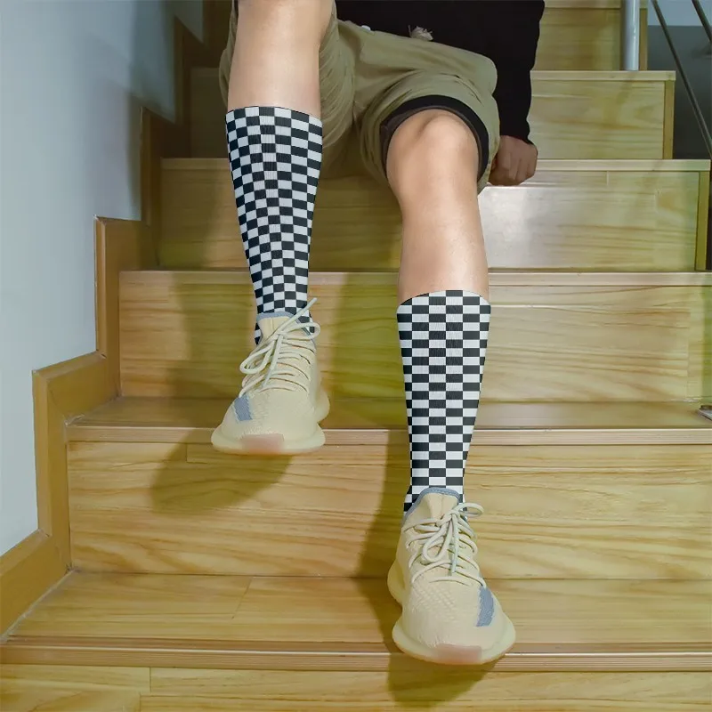3D Spausdinimo Moterų, Vyrų Šaškių Ilgas Kojines Juoda Balta Geometrinis Grotelės Laimingas Unisex Kojinės Hip-Hop Streetwear Naujovė Kojinės