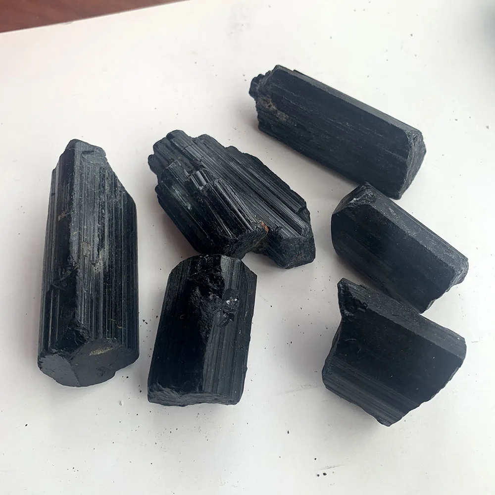 1pcs Natūralių kristalų didelės grūdų juodas turmalinas rūdos ženklas Jet akmens Energijos kristalinis kvarcas Mano standartinis kolekcija