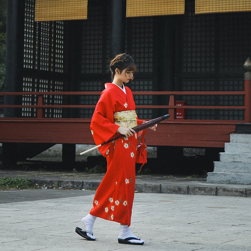 Japonijos Moterų Yukata Tradicinių Kimono Skraiste Fotografijos Suknelė Cosplay Kostiumų Raudonos Spalvos gėlių Spaudinių Derliaus Clothin